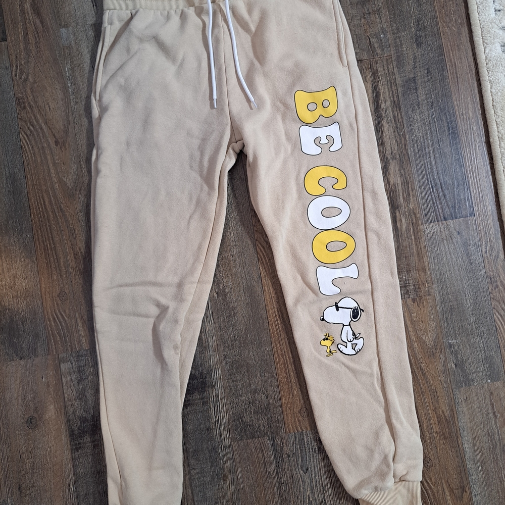 Peanuts Beige Juniors Joggers with Snoopy Print